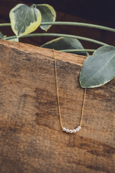 Beautiful Faux Pearl and Gold Necklace