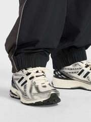 New Balance Trackside Pants | Black