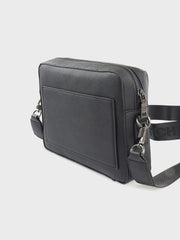 Off The Pitch Saviano Messenger Bag | Black