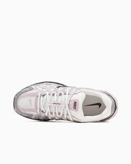 Nike Women's P-6000