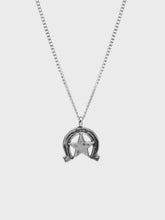 TwoJeys Horseshoe Necklace | Silver