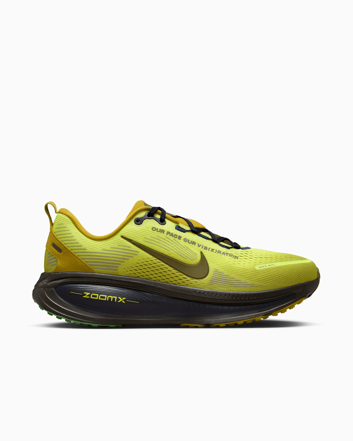 Nike Women's Vomero 18 SE